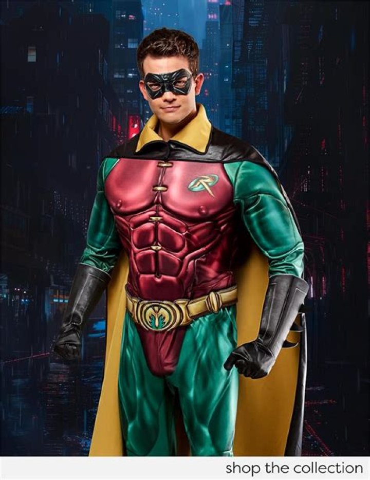 'Batman Beyond' Robin Costume Debuts for First Time