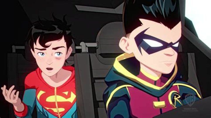 'Batman v Superman' Director Zack Snyder Suggests Robin's Suit Doesn't Belong to Jason Todd
