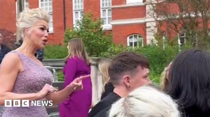 'Don't Say, Show Me Leg': Hannah Waddingham Calls Out Photographer On Red Carpet; Tells She Won't Stand Sexist Remarks