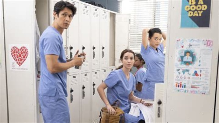'Friends' Predicted This 'Grey's Anatomy' Character's Career Change In A Classic Episode