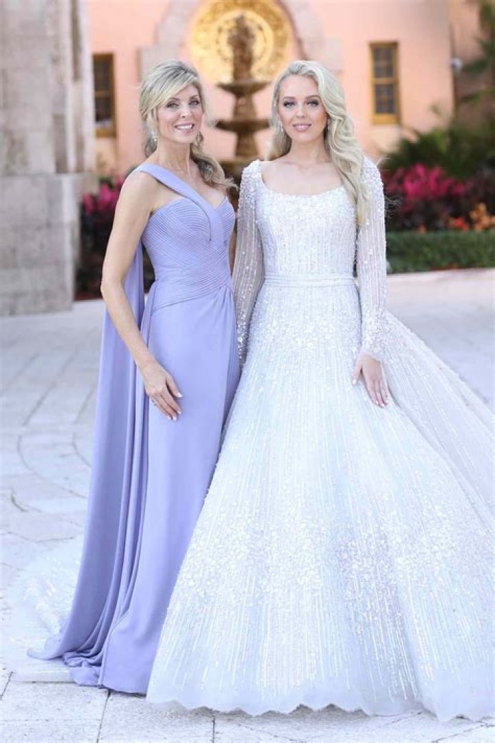 'Laguna Beach' Star Taylor Cole's Wedding Is Gorgeous & She Included Co-Stars Alex & Morgan In Her Big Day