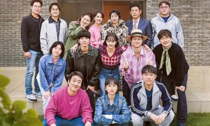 'You will always be iconic': Kim Sung Kyun recreates Reply 1988 scene as his Moving character