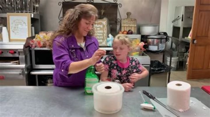 10 financial tips the Duggars use to raise so many kids without going broke