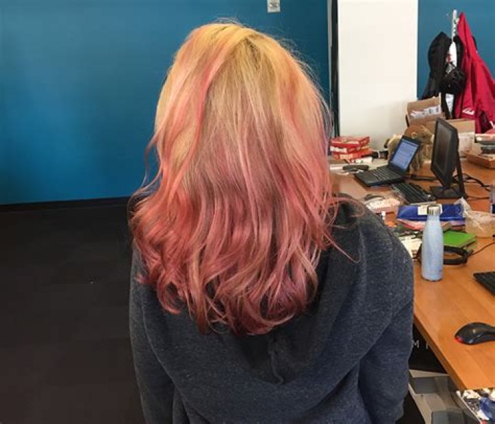 10 Foolproof Ways To Make Pink Hair Dye Last Longer — PHOTOS
