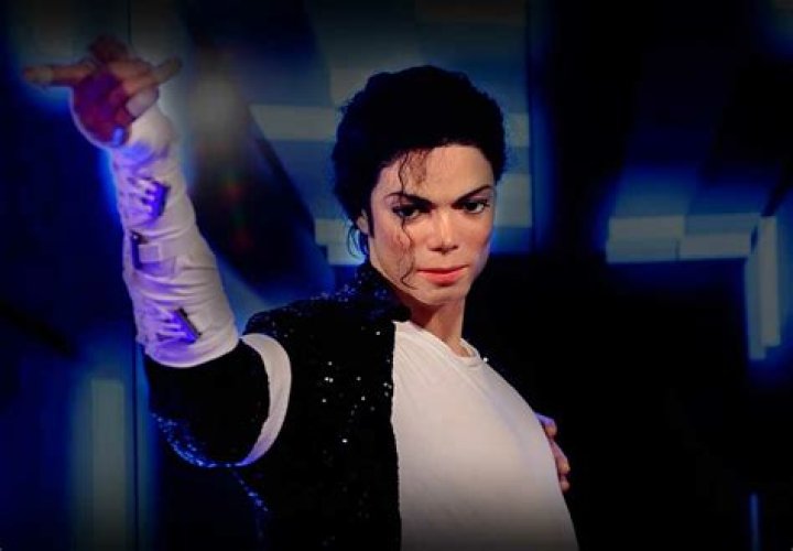 10 of Michael Jackson's Most Iconic Moments