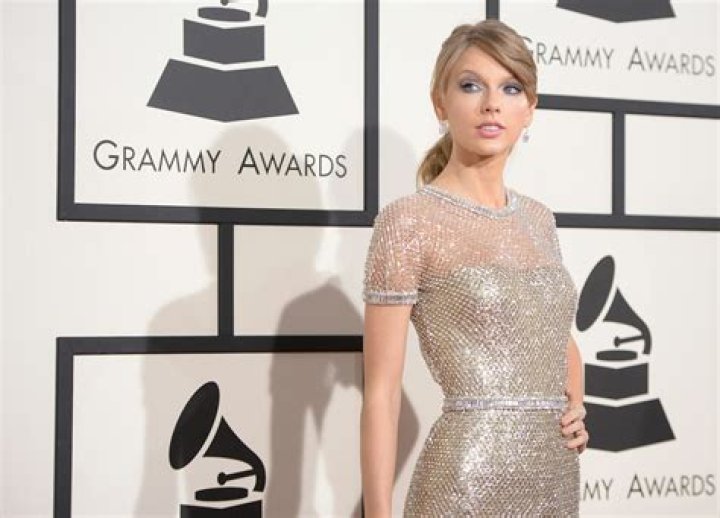 11 Taylor Swift Lyrics That Are Definitely About Lonely Starbucks Lovers (Thanks For The Clue, 