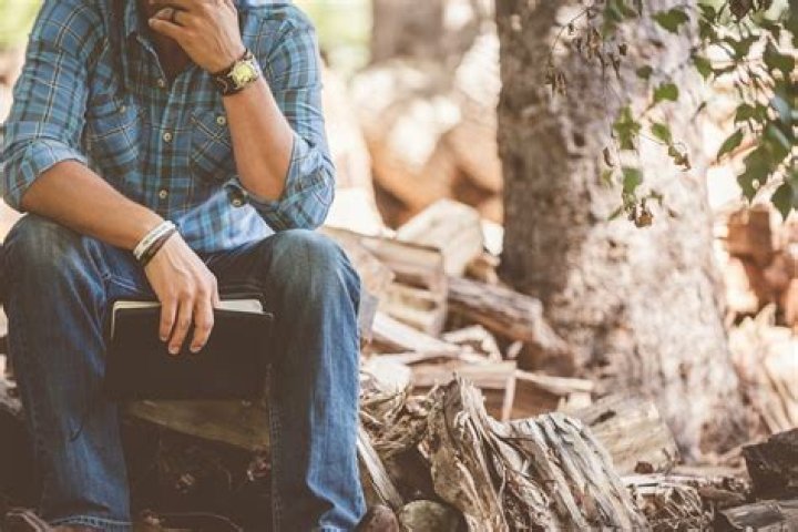 11 Ways To Tell If Your Partner Is Truly Pulling Away Or If It’s Just In Your Head