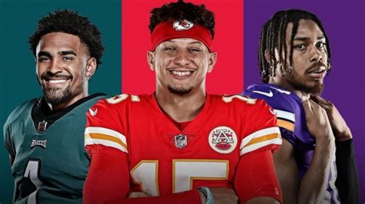 12 Best Looking NFL Players [2023 Update]