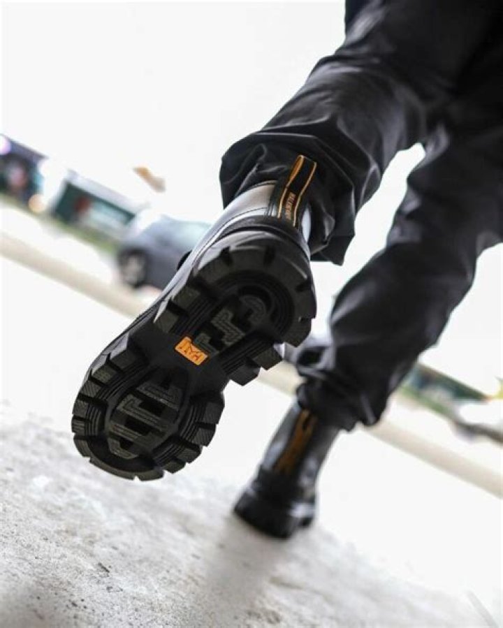 12 Best Pull-On Work Boots For Men in Any Occupation in 2024