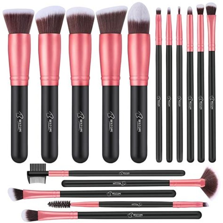 13 Best Makeup Brush Sets That Deliver an Airbrushed Finish
