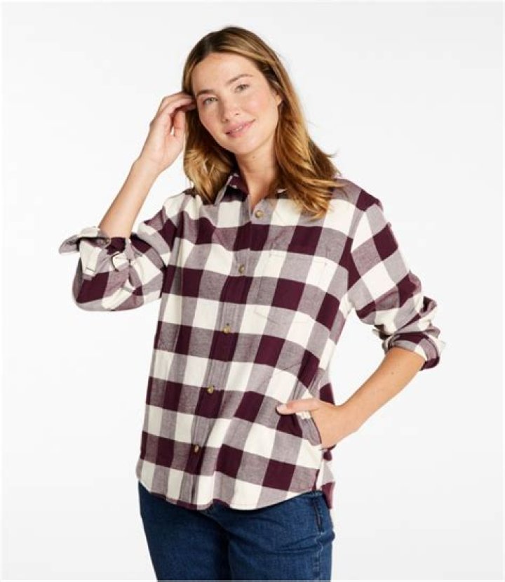 15 Best Women's Flannel Shirts with Feather-like Texture
