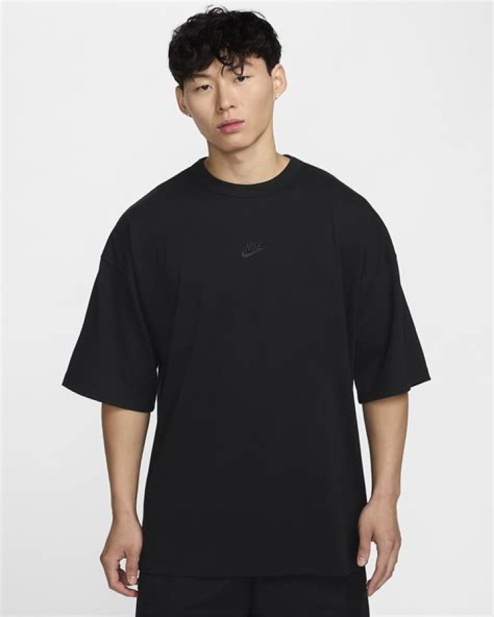 18 Best Oversized T-Shirts That Still Fit Perfectly (2024 Edition)