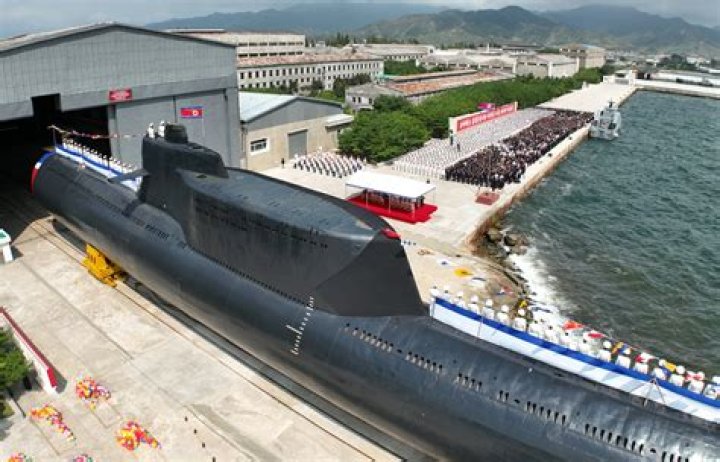 1st black to command nuclear submarine