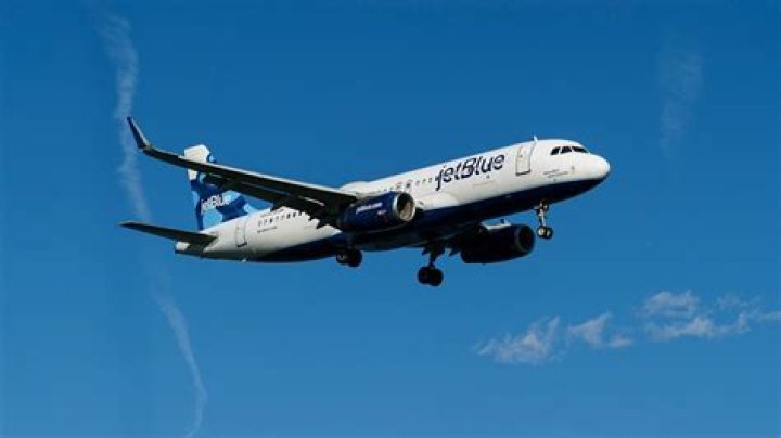 2 JetBlue planes clip each other at Boston airport