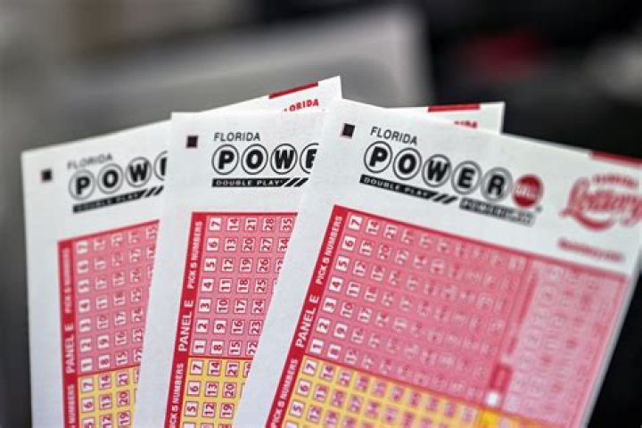 $200K Illinois Lottery jackpot still unclaimed; winning ticket sold in Princeton