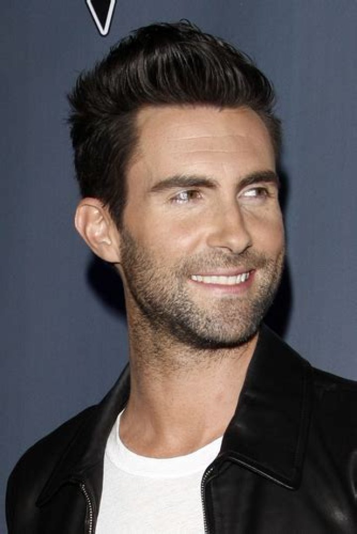 35+ Adam Levine Hairstyles to Try for a Cool And Macho Look