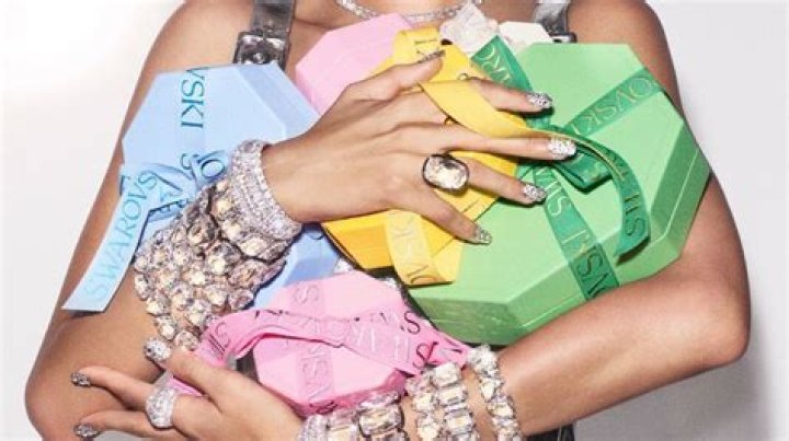 36 Best Small Gifts for Women To Make a Huge Splash in 2024