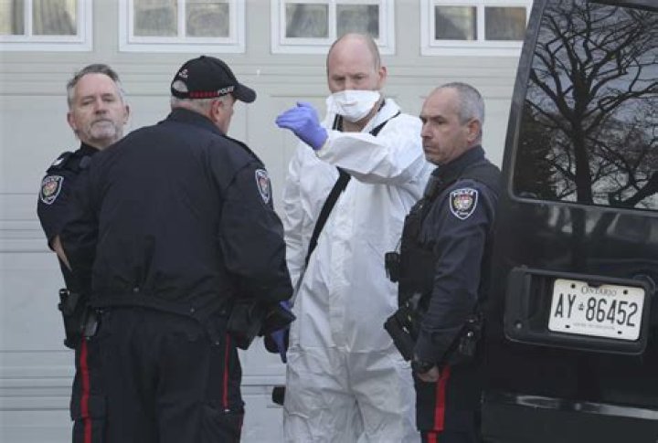 6 dead after mass stabbing at Ottawa home, student who lived with family arrested