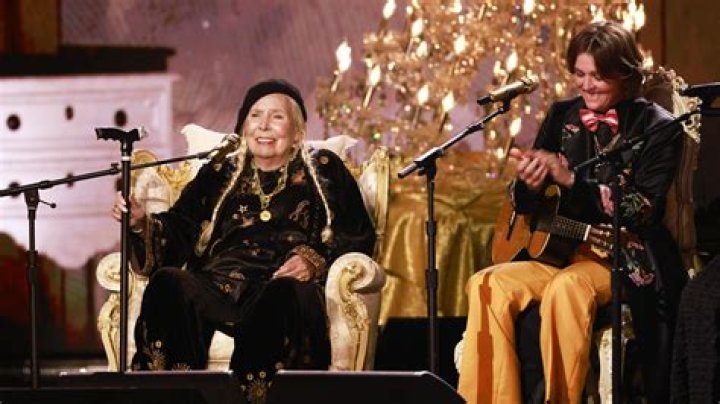 7 Joni Mitchell Lyrics About Life & Love To Celebrate Her Amazing Musical Legacy
