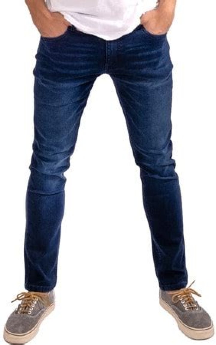 8 Best Jeans For Tall Men – Skinny and Relaxed Fits For 2024