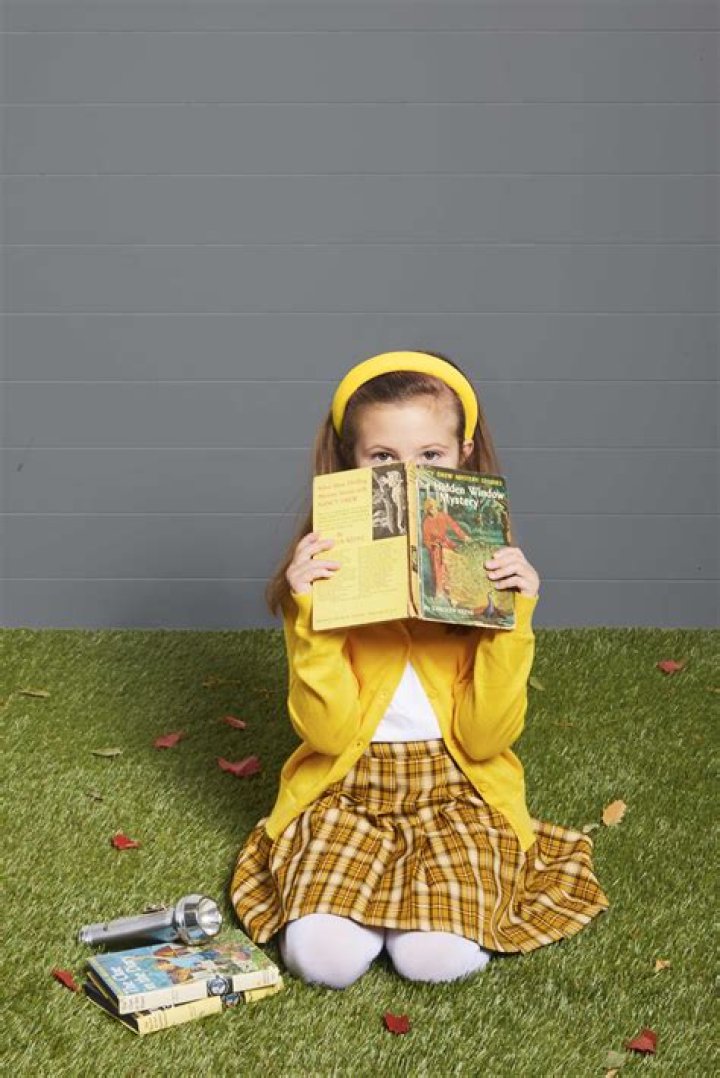 8 Last-Minute Halloween Costumes For Book-Lovers