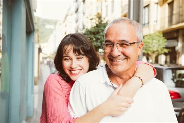 8 Signs Cutting Ties With A Family Member May Be Necessary, According To Experts