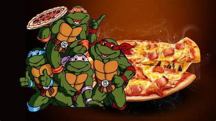 8 Times 'Friends' Was As Obsessed With Pizza As You Are