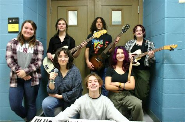 8th grade band to rock Moline Bass Street Landing