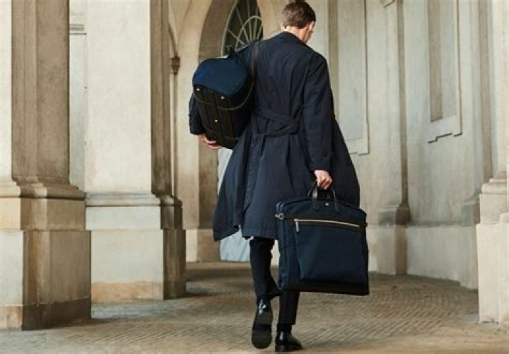 9 Best Garment Bags For Suits For A Wrinkle-Free 2024