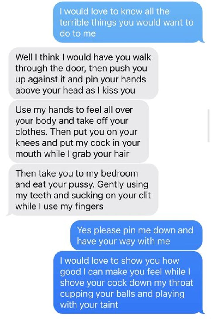 9 Therapist-Approved Texts To Send A Friend Who's Had A Miscarriage
