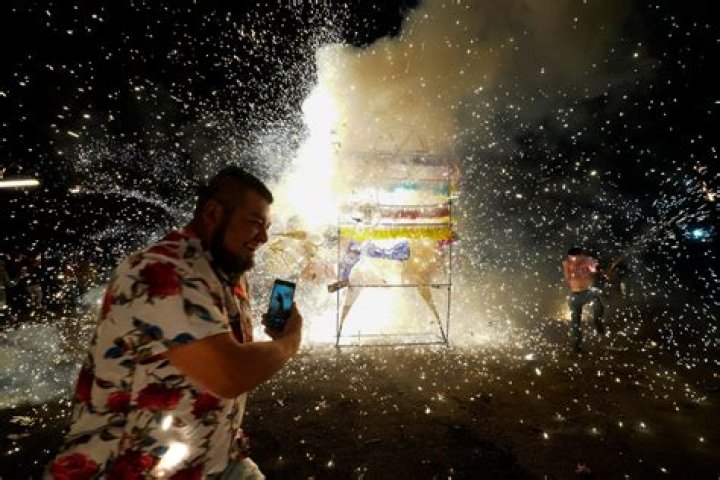 A family run workshop keeps the legacy of the Mexican fireworks alive despite the danger