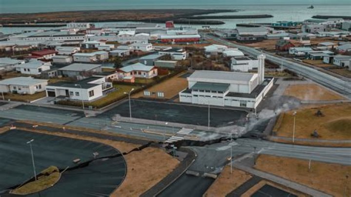 A volcano may keep residents out of an evacuated Iceland town for months