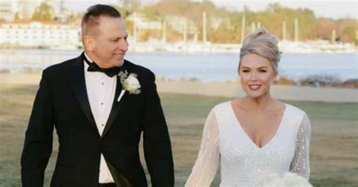 Age, Husband, Career, Net Worth & Other Details