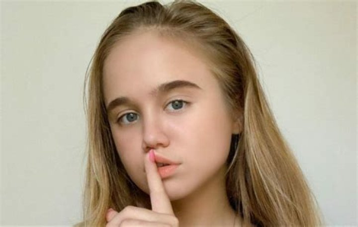 Alisa Goldfinch Biography, Wiki, Age, Net Worth, Boyfriend