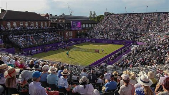 Are there tickets available for Queen's Club tennis championships, where is it, and how can I get there?