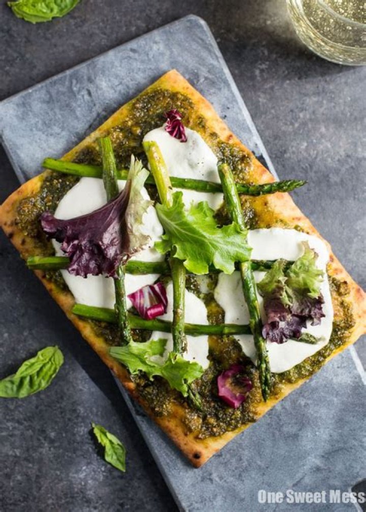 Asparagus Flatbread Pizza Recipe