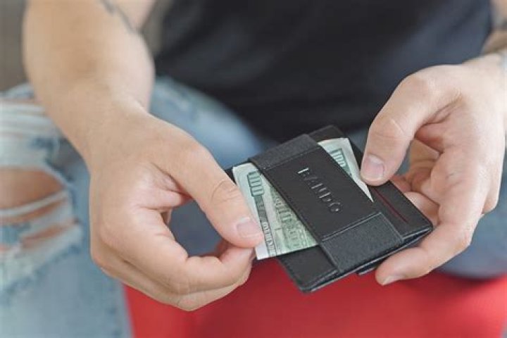 Best Wallets for Men - AskMen