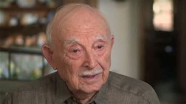 Bill Macy death: Tributes pour in after Maude actor dies at age 97