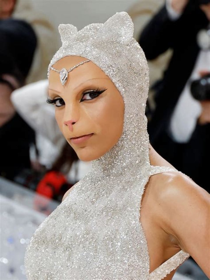 Blake Lively's 6 Most Stunning Met Gala Makeup Looks & Hairstyles