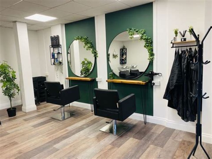 Bombshell Salon will help you get ready for the Holidays!