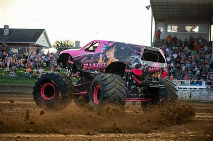 Bounty Hunter, Scarlet Bandit roar into RI County Fairgrounds Friday night