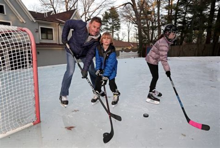Bruce Cassidy Wife Julie Cassidy Is A Proud Mom Of Three