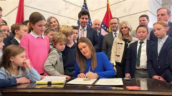 Bryan Chatfield Sanders, Sarah Huckabee Sanders ká ọkọ | Ọjọ ori, Net tọ, Igbeyawo, Job ati Children.