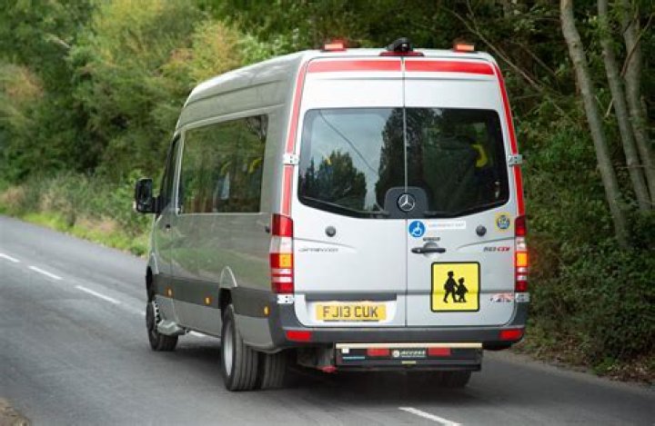 Can I drive a minibus? Driving rules explained