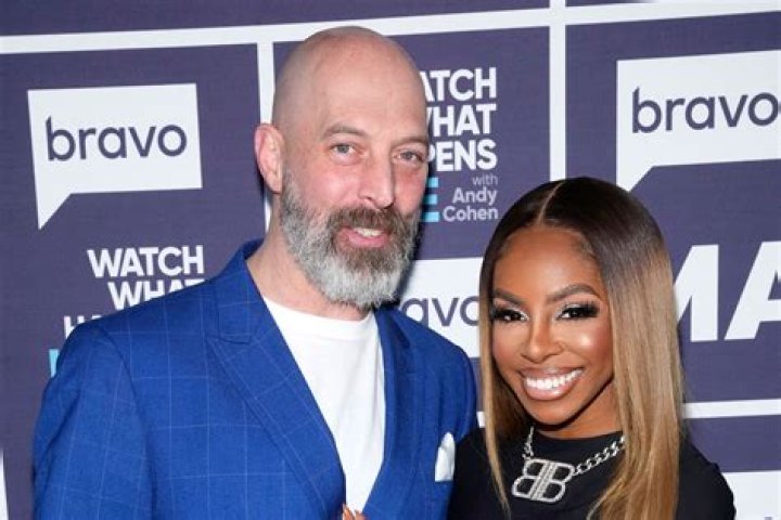 Candiace Dillard issues a warning to Porsha Williams after RHOA star speaks on feud with Monique Samuels