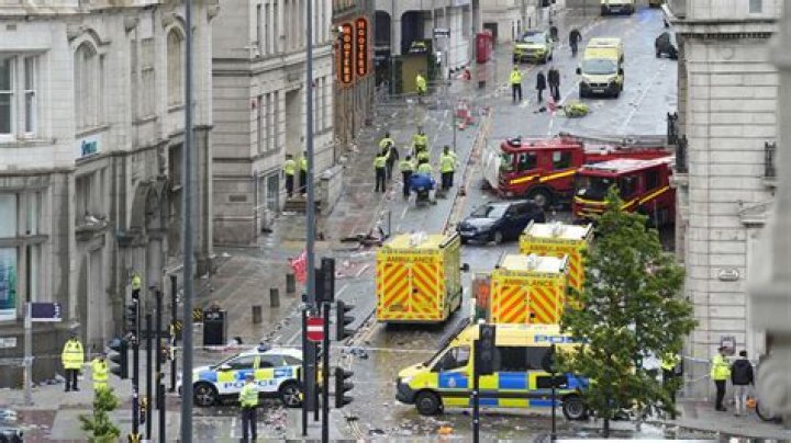 Car ploughs into pedestrians leaving five people injured following street fight in Brixton