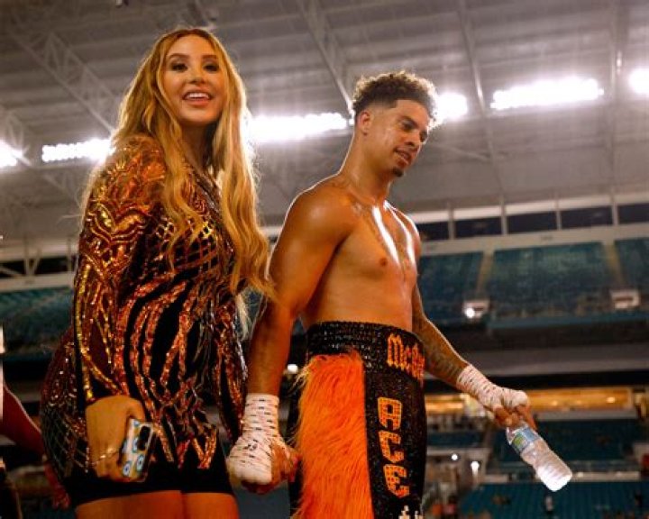 Catherine Paiz Reacts Gracefully to Austin McBroom’s Bizarre Behavior 