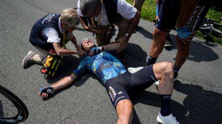 Cavendish crashes out of Tour de France in last attempt at outright record