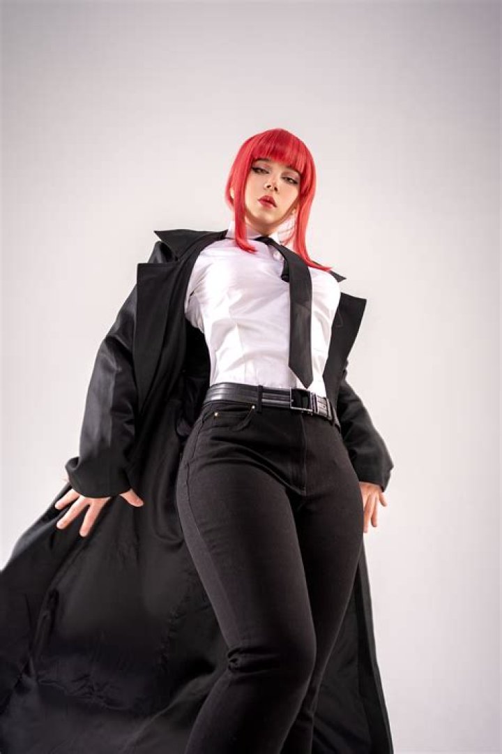 Chainsaw Man Cosplay Powers Up With Power