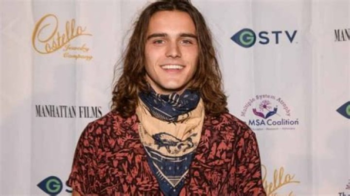 Charlie Gillespie Age, Height, Wife, Net Worth, Biography
